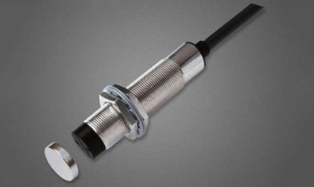 نوع جديد من مستشعر سرعة الدوران الأمامي والخلفي